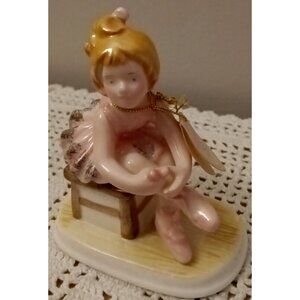 Twinkle Toes Girl Ballerina Figurine #1842 Vinage Napcoware